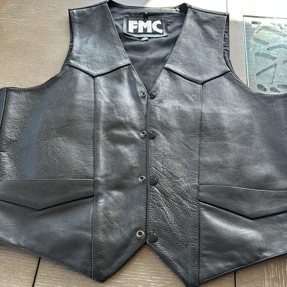 FMC Vest Men’s Size 46 Black Leather Biker Motorcycle Riding Grunge NWOT - Picture 11 of 12